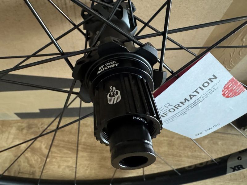 29" kola DT Swiss XR 1700 Spline