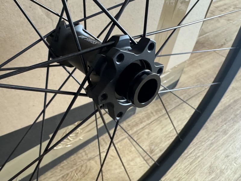 29" kola DT Swiss XR 1700 Spline