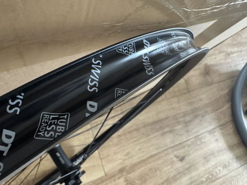 29" kola DT Swiss XR 1700 Spline