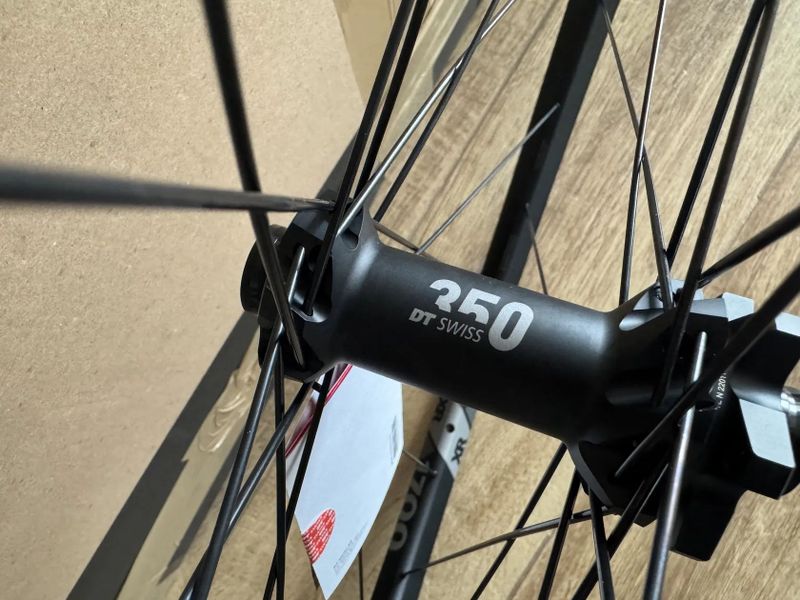 29" kola DT Swiss XR 1700 Spline