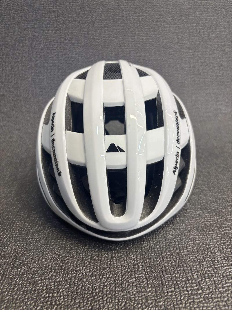 ABUS AIRBREAKER | VELIKOST 51–55 CM | NOVÁ