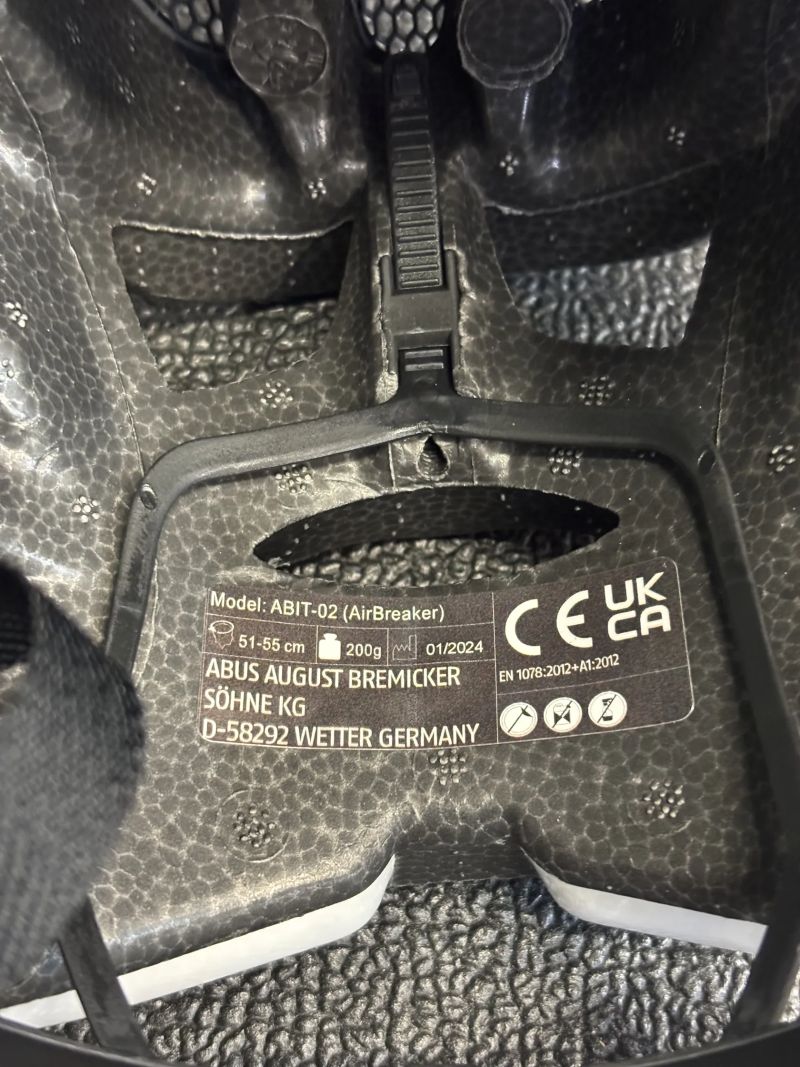 ABUS AIRBREAKER | VELIKOST 51–55 CM | NOVÁ