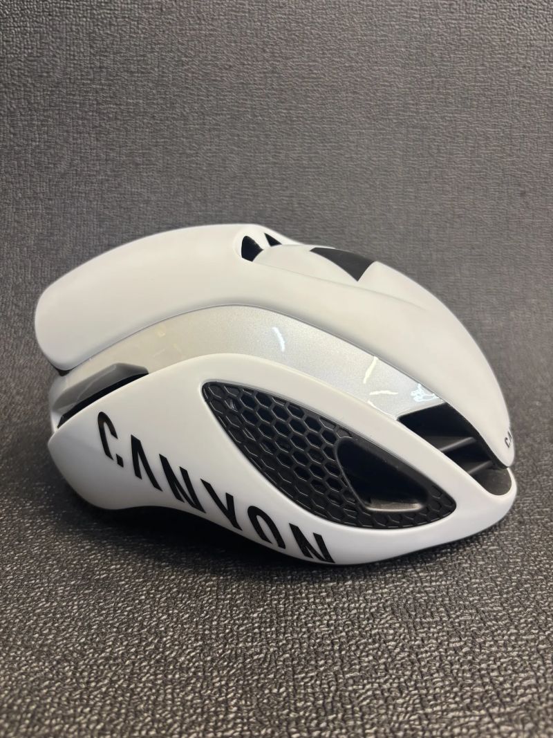 ABUS AIRBREAKER | VELIKOST 52–58 CM | NOVÁ