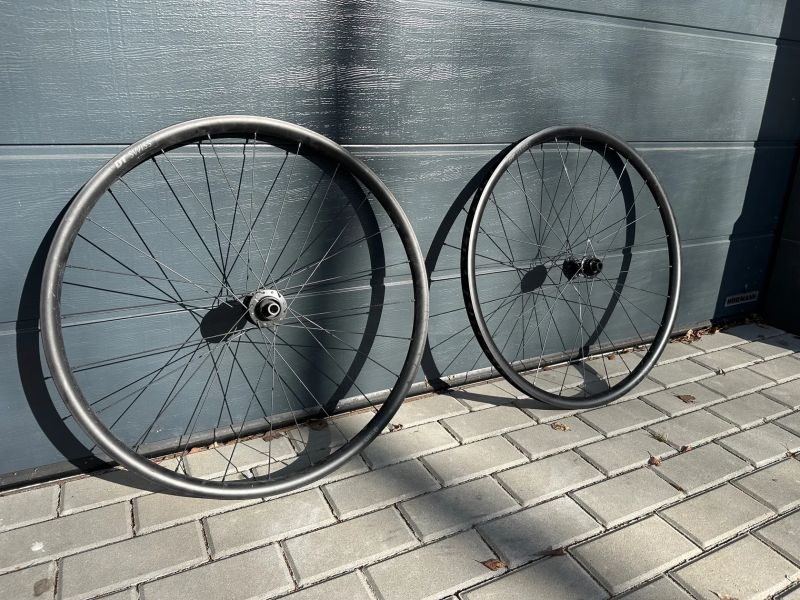 Prodám zánovní zapletená kola DT Swiss G540