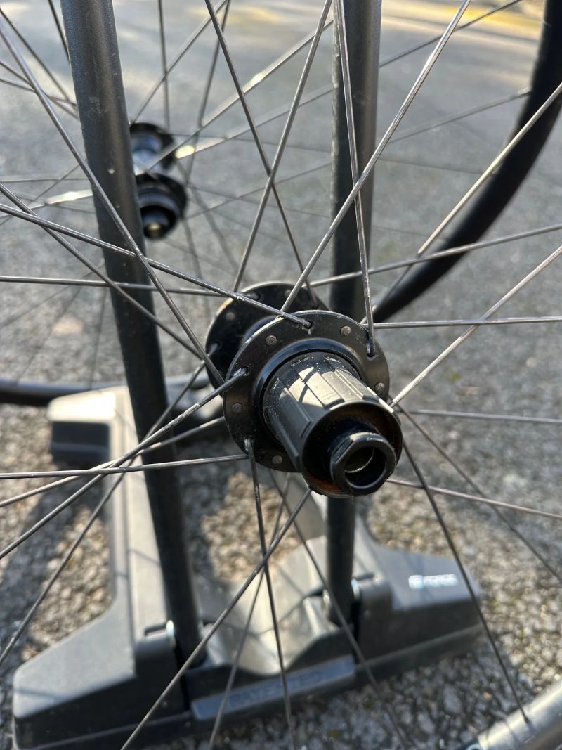 Prodám zánovní zapletená kola DT Swiss G540