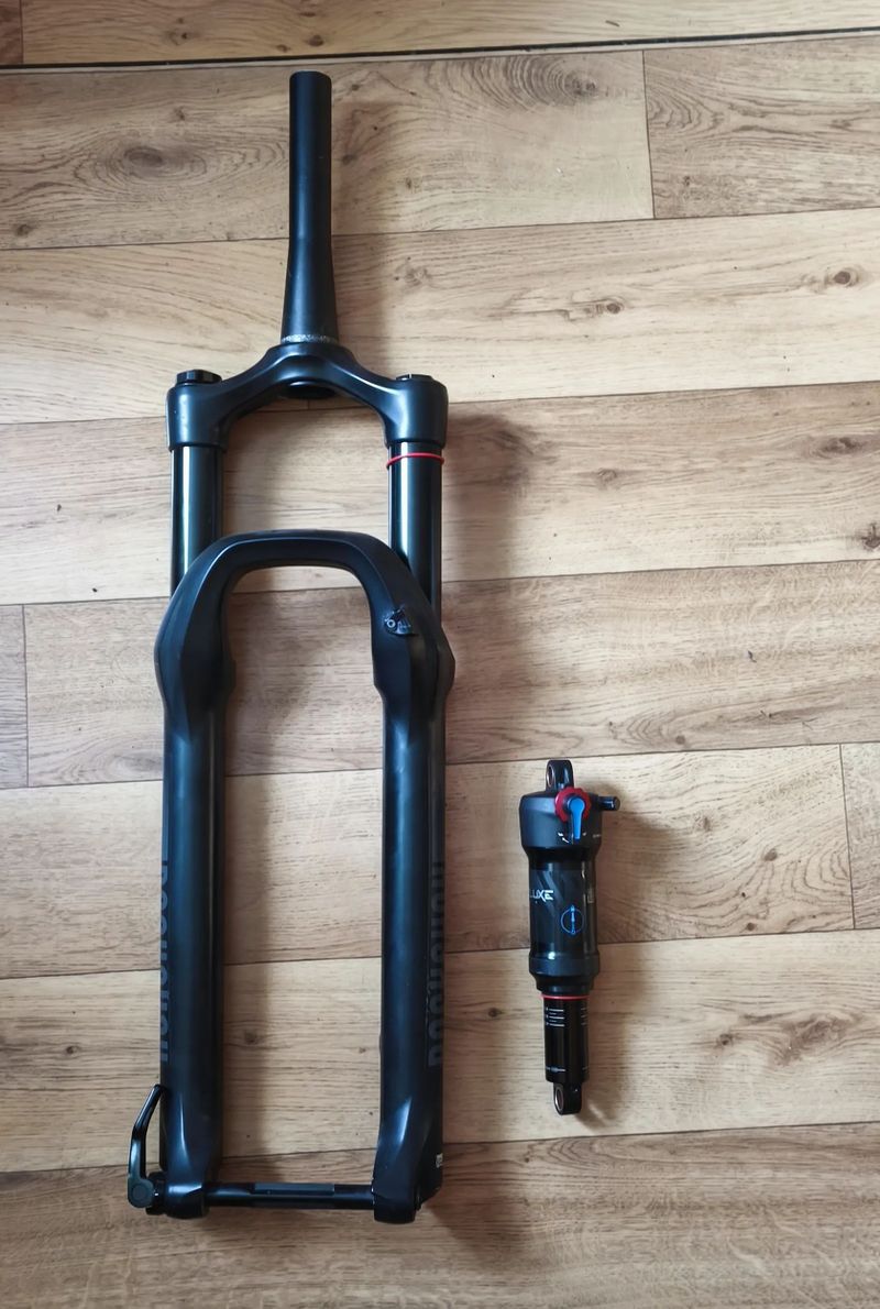 Vidlice rock shox gold 35 a tlumič rock shox deluxe select+