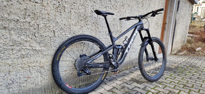 Trek Slash 8