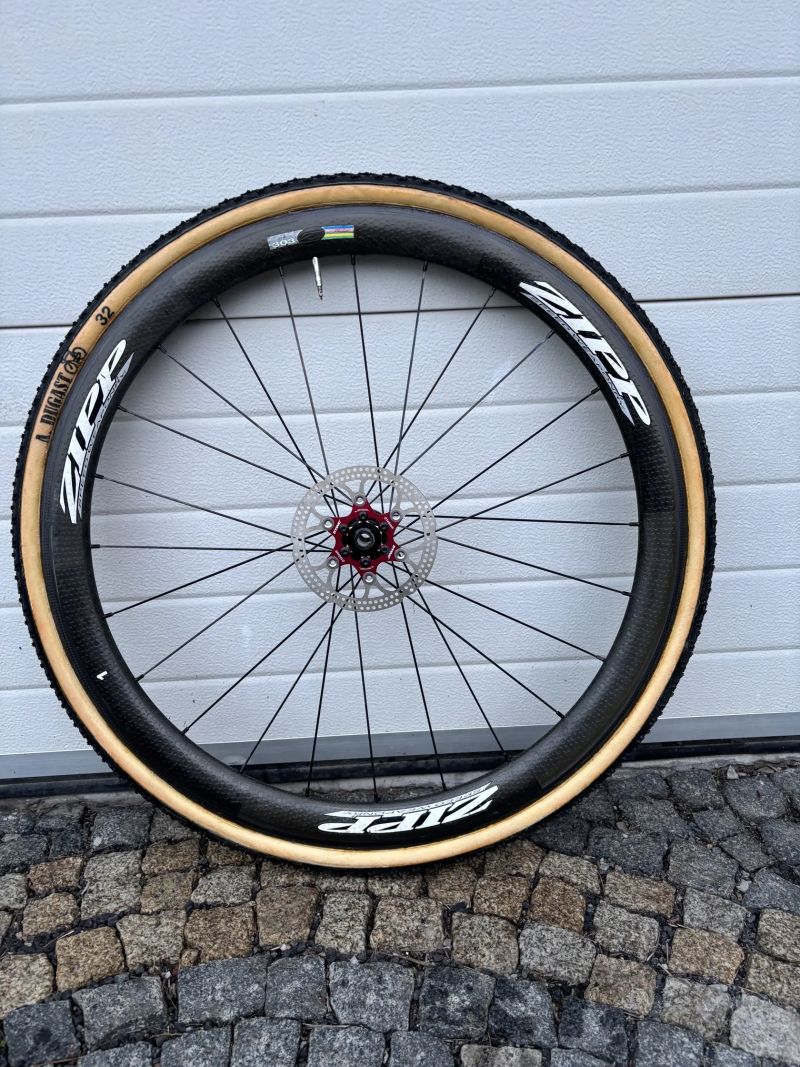 Zipp 303 Carbon disc - galusky Dugast