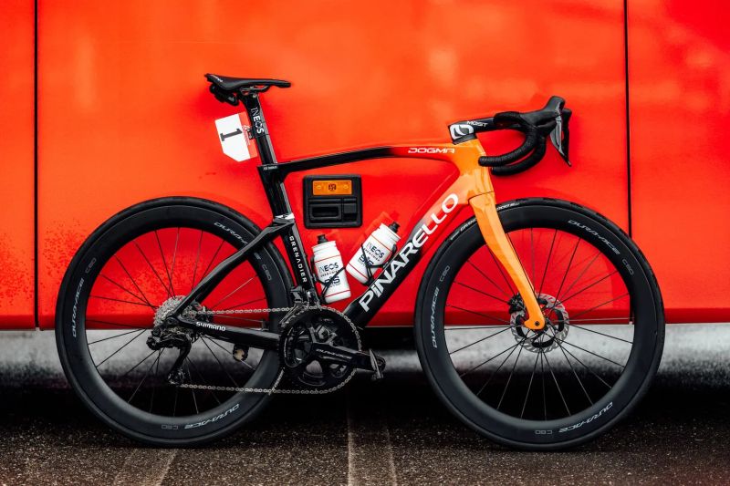 Pinarello Dogma F Ineos Grenadier