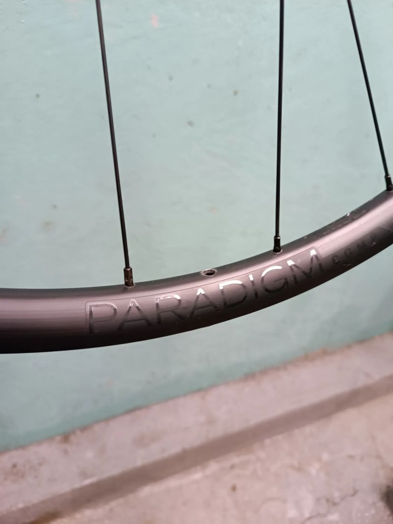 Zapletená kola Bontrager Paradigm Comp, TLR