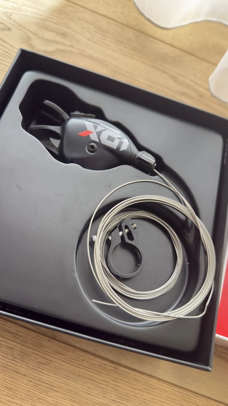 Sram X01 Eagle řadící páčka 12 sp. Red