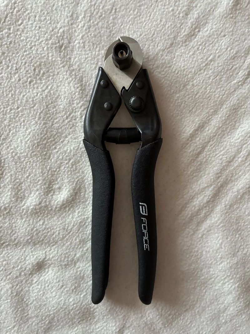 Kleště na bowdeny a lanka Force