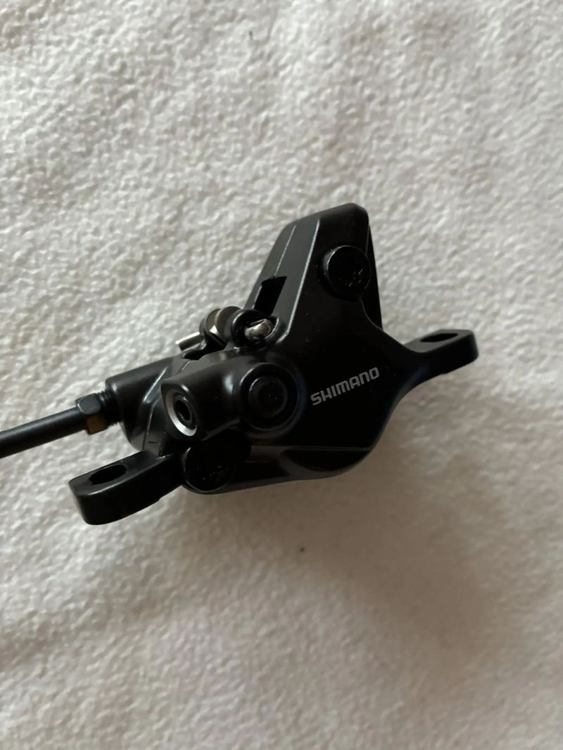 Kompletní hydraulické brzdy Shimano MT410