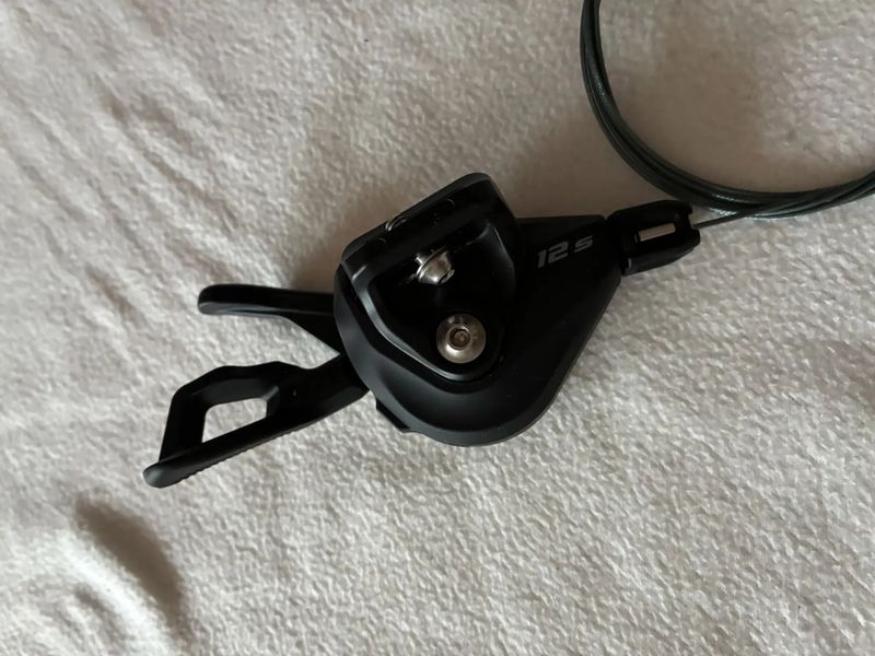 řadící páčka Shimano Deore 6100 - 12 speed