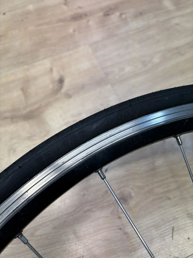 Přední kolo Miche + plášť 23 mm