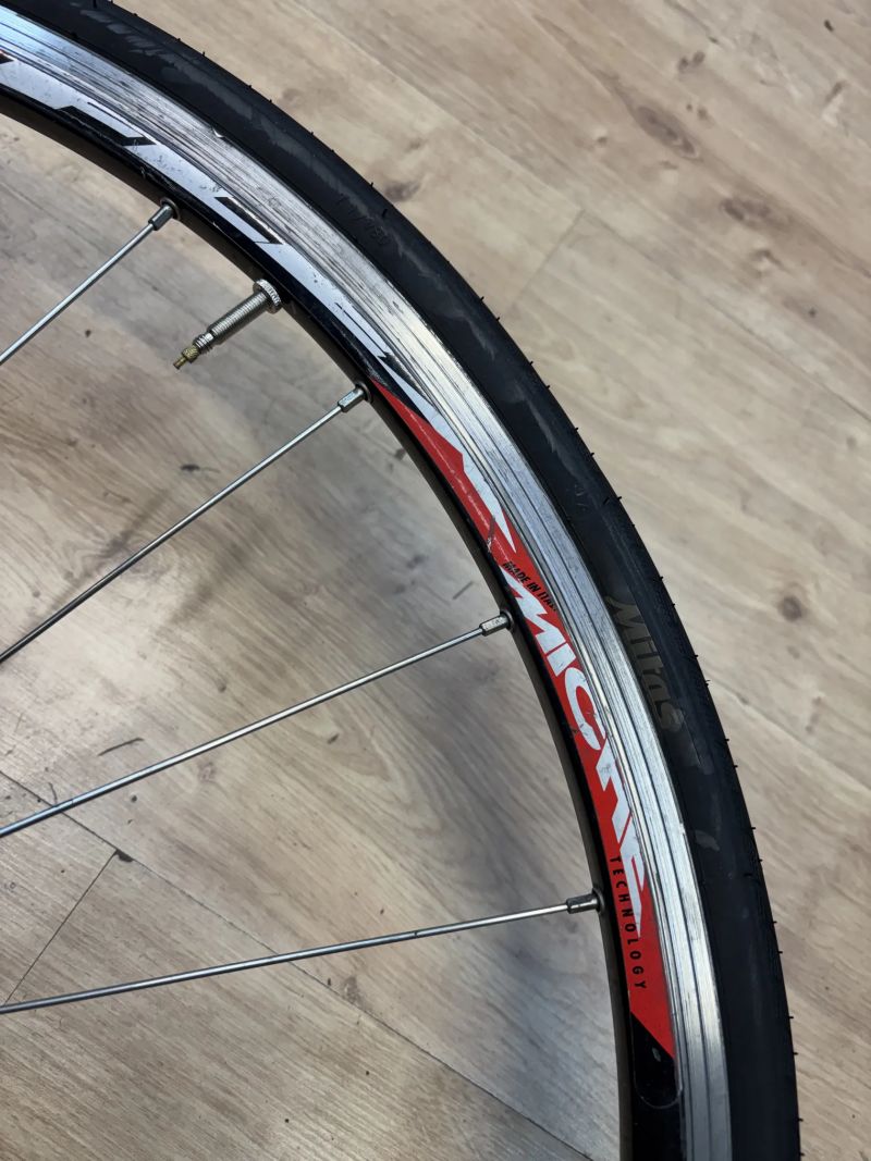 Přední kolo Miche + plášť 23 mm