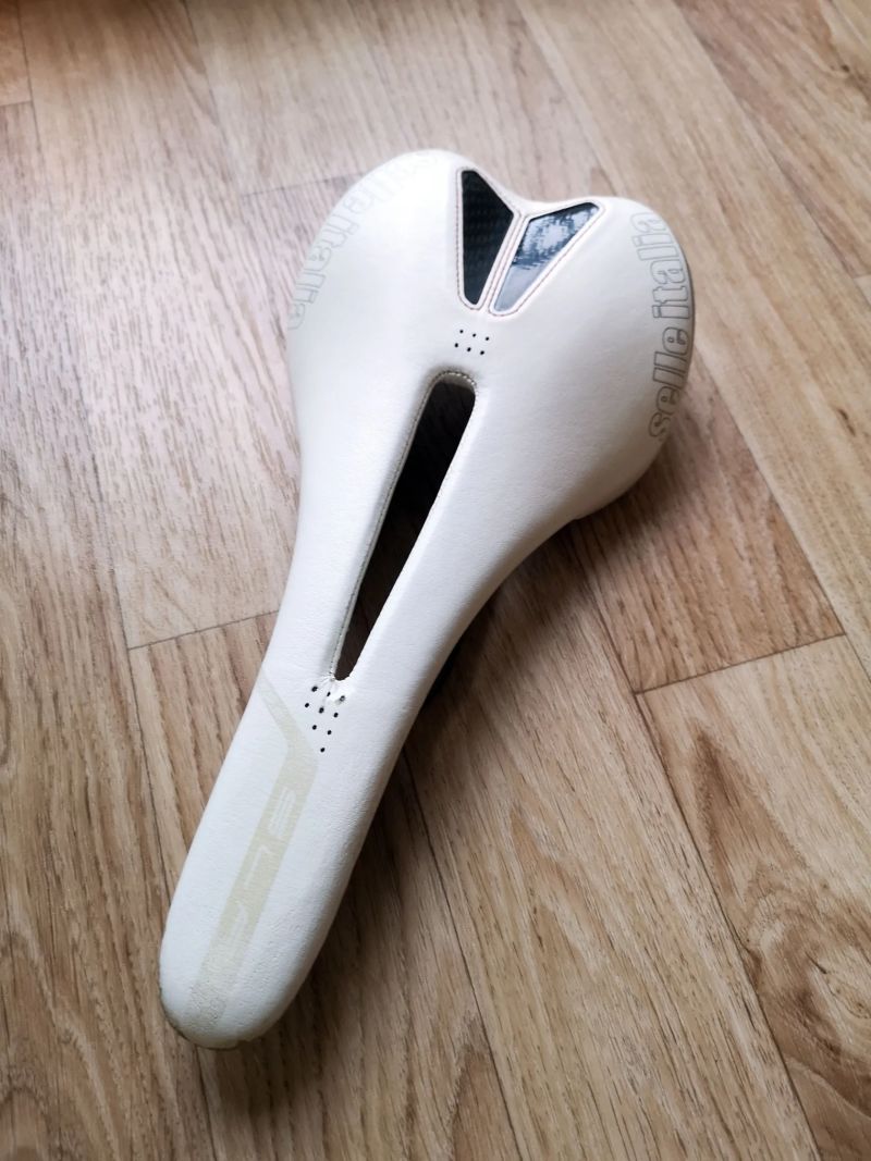 Selle Italia SLR Kit Carbonio Flow