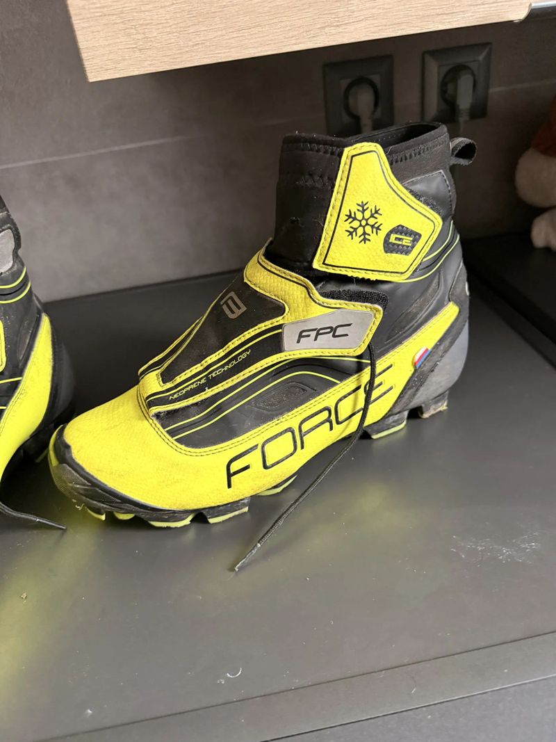 Zimní tretry na kolo Force Ice