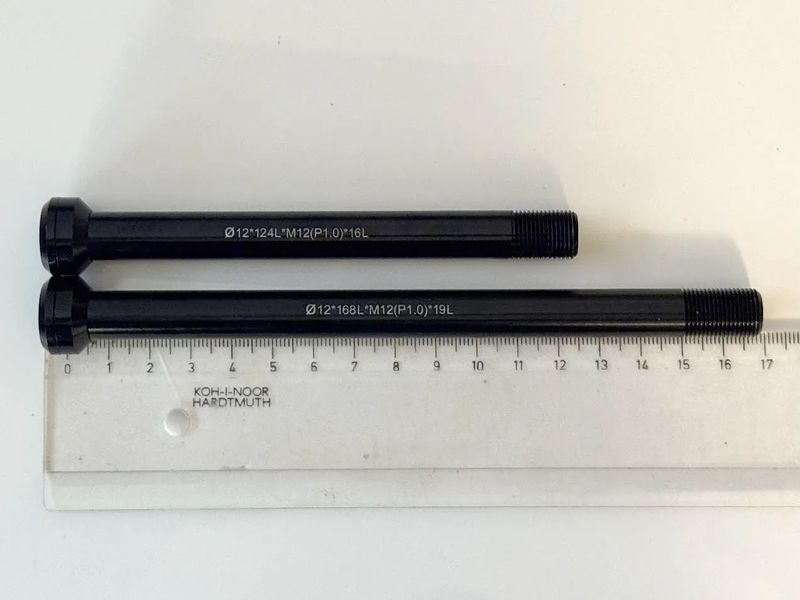 Alu pevné osy 12x100 a 12x142 P1.0 (specifikace Syntace X12)