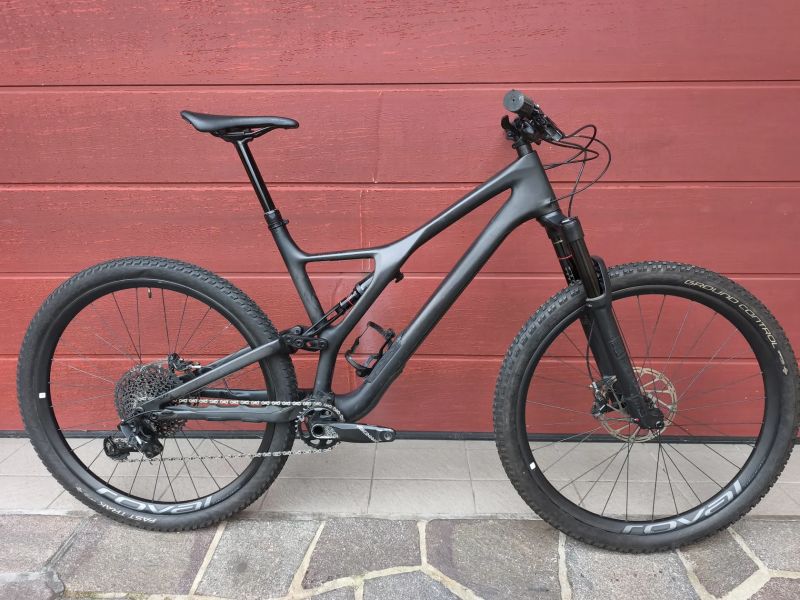 Specialized Stumpjumper Carbon XL, karbonová kola