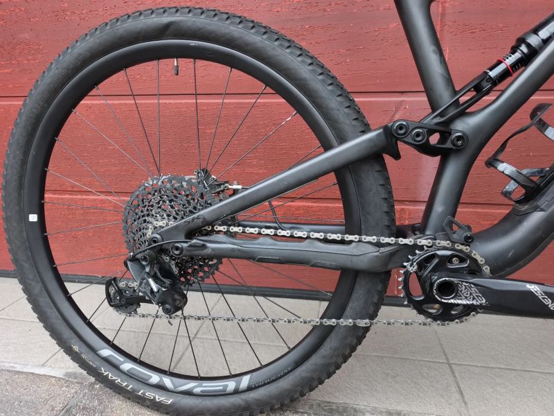 Specialized Stumpjumper Carbon XL, karbonová kola