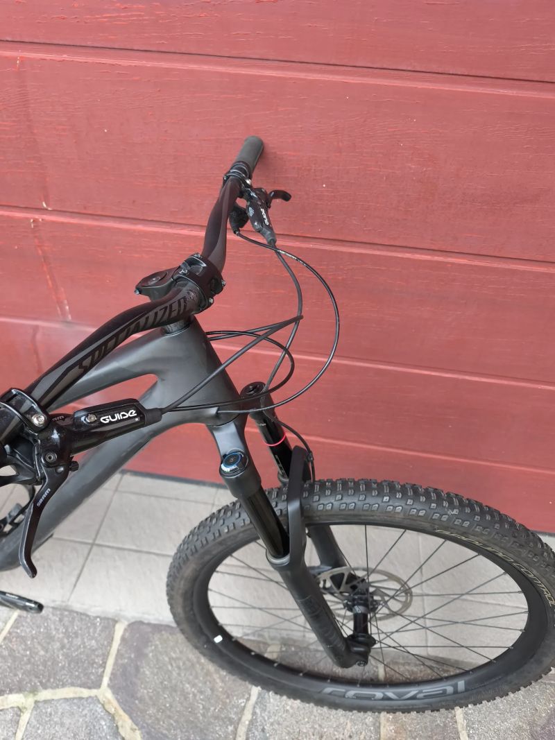 Specialized Stumpjumper Carbon XL, karbonová kola