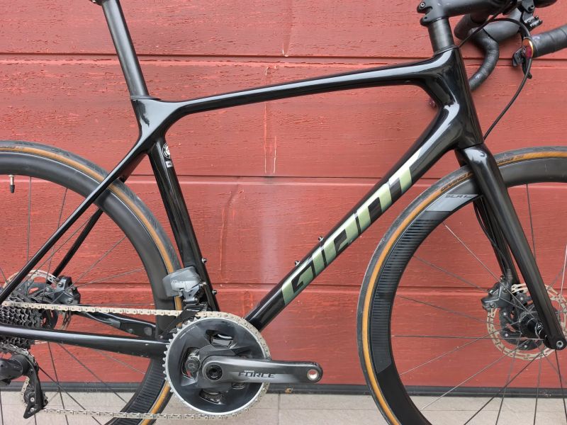 Giant TCR Sram Force AXS, karbonová kola SLR1