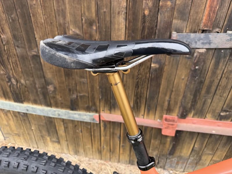 Celoodpruzene karbonove horske kolo