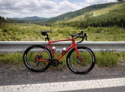 Trek Émonda SL 6 Disc Pro, karbon kola + INPEAK wattmetr