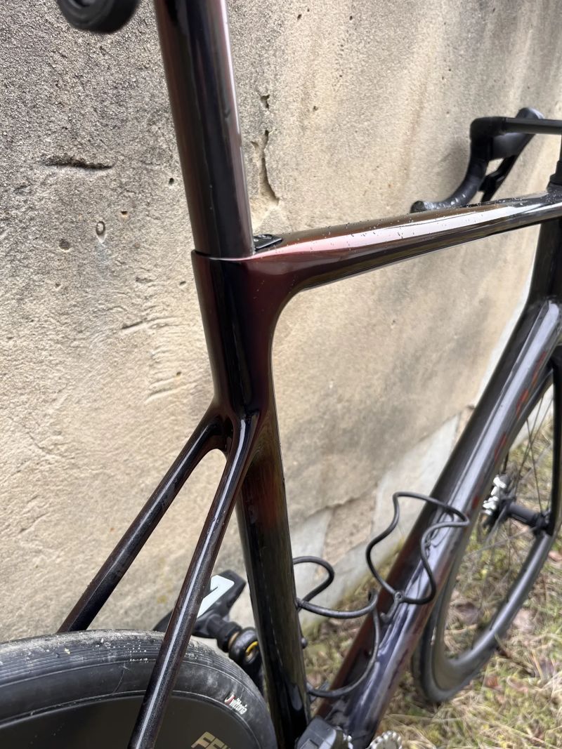 Špičkový top model Isaac Element