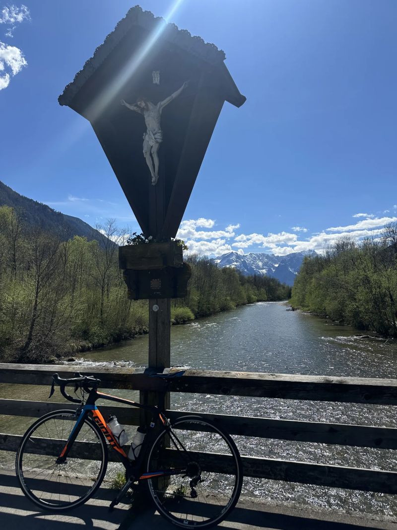 Giant TCR Advanced 1 – Carbon, velikost M (2017)