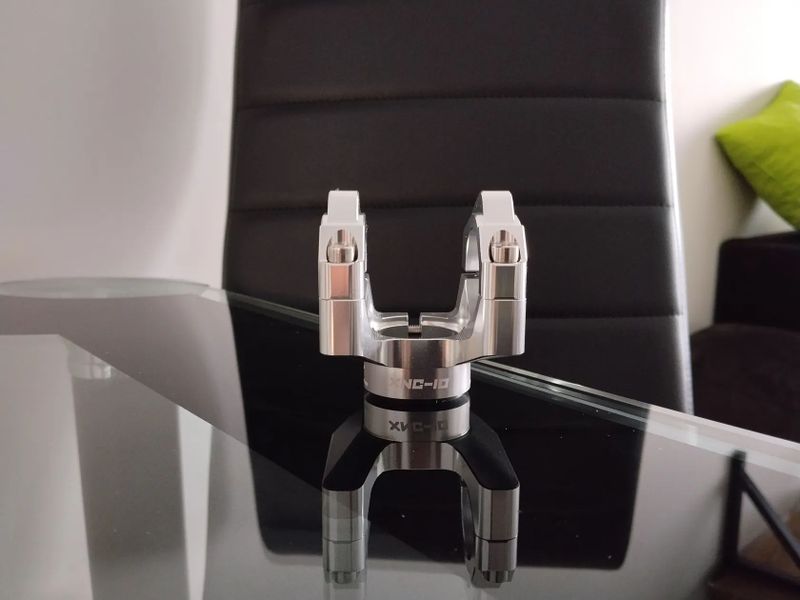 Predstavec Aerozine XNC 10mm / 31,8mm + packeta Zdarma