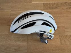 Silniční helma GIRO Aries Spherical – vel. M (55–59 cm), TOP stav