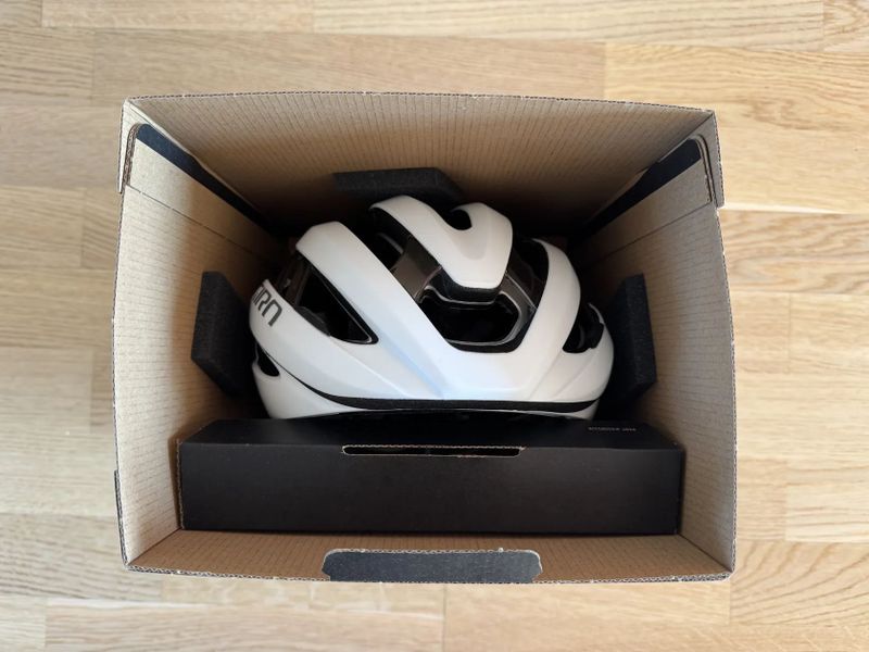 Silniční helma GIRO Aries Spherical – vel. M (55–59 cm), TOP stav