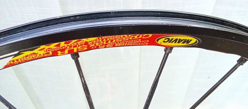 Zapletená kola Mavic 26 