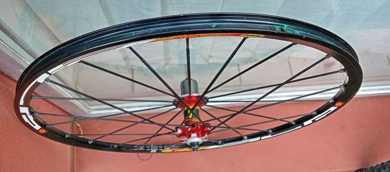 Zapletená kola Mavic 26 