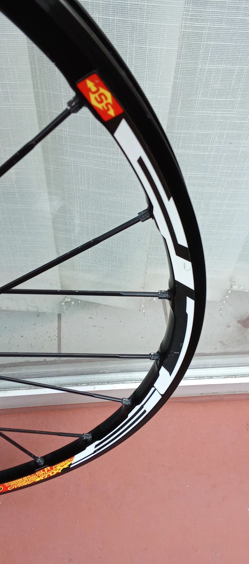 Zapletená kola Mavic 26 