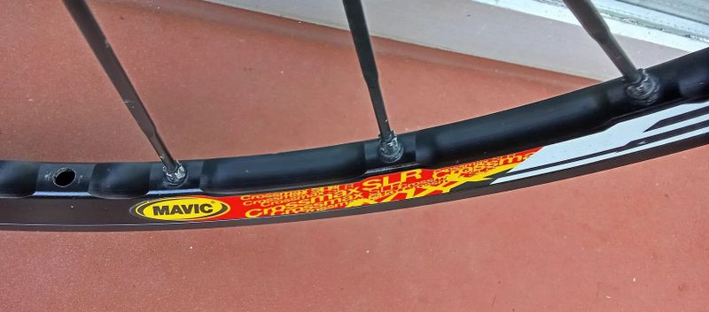 Zapletená kola Mavic 26 