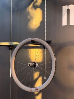 zapletená kola Reserve RSV 42/49 TA (Zipp)