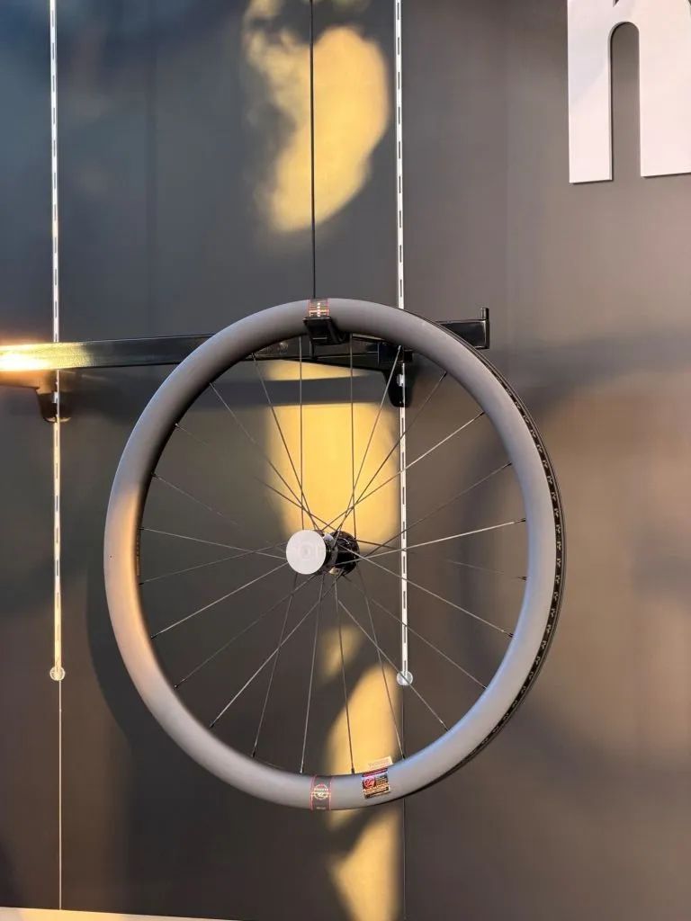 zapletená kola Reserve RSV 42/49 TA (Zipp)