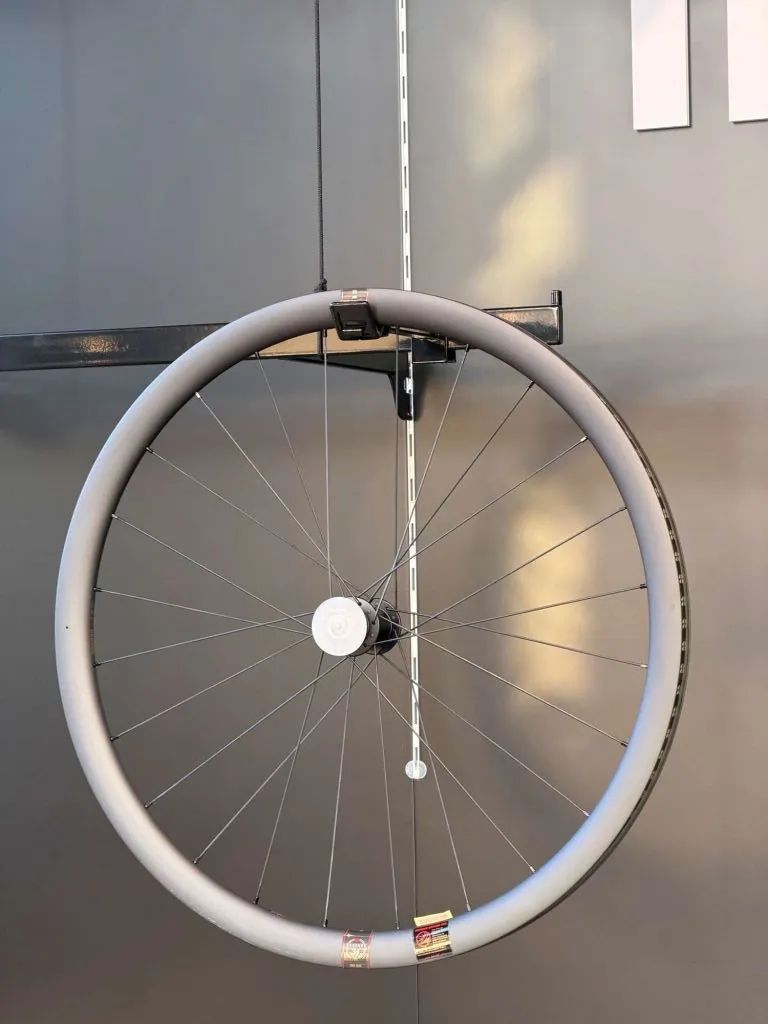 zapletená kola Reserve RSV 34/37 TA (Zipp)