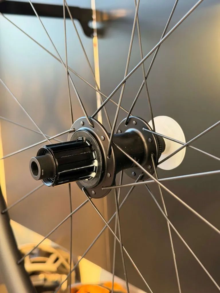 zapletená kola Reserve RSV 34/37 TA (Zipp)