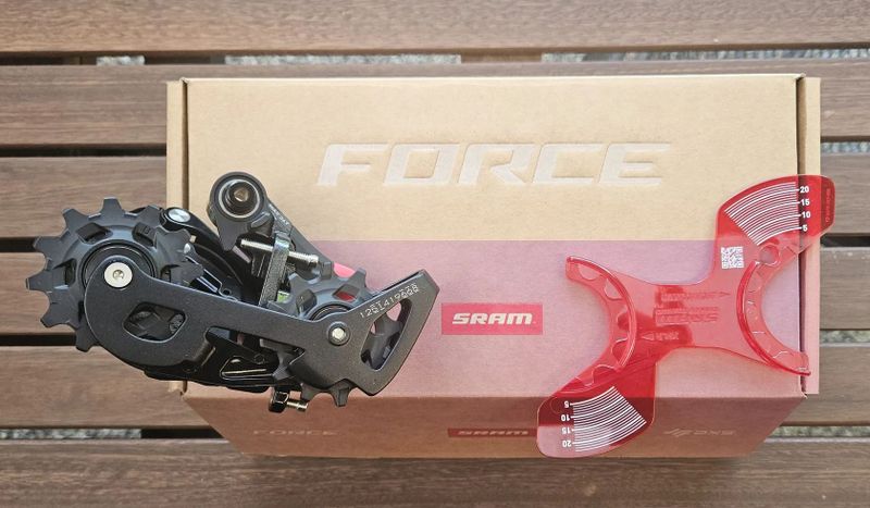 SRAM Force D2 eTap AXS MAX36T – přehazovačka pro elektronické řazení - NOVÁ