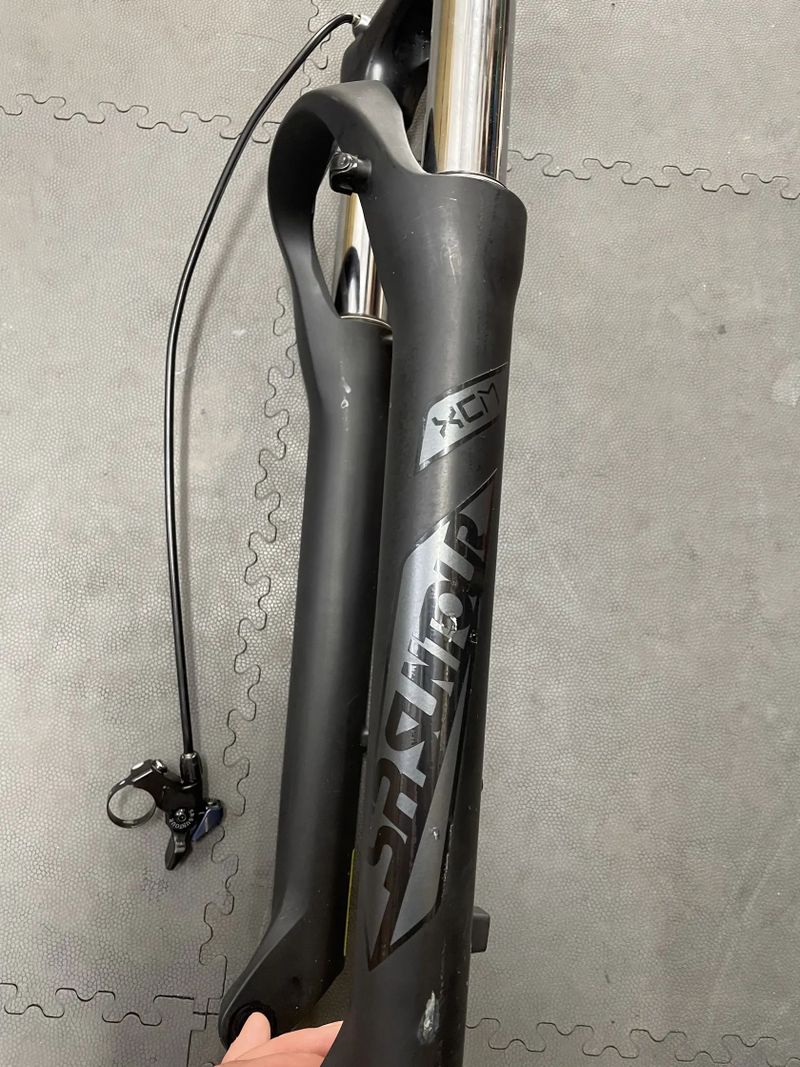 SR Suntour XCM34 RL Boost 130 mm 29" odpružená vidlice