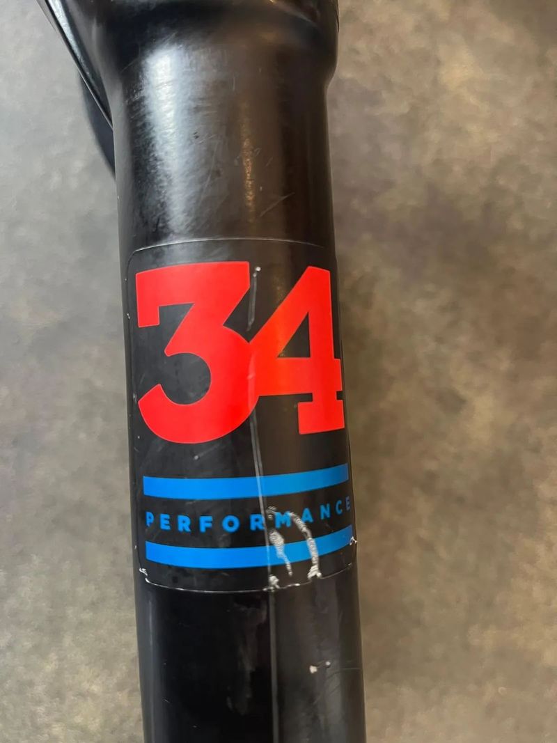 Fox Float 34 Performance 140 mm, 27,5" 