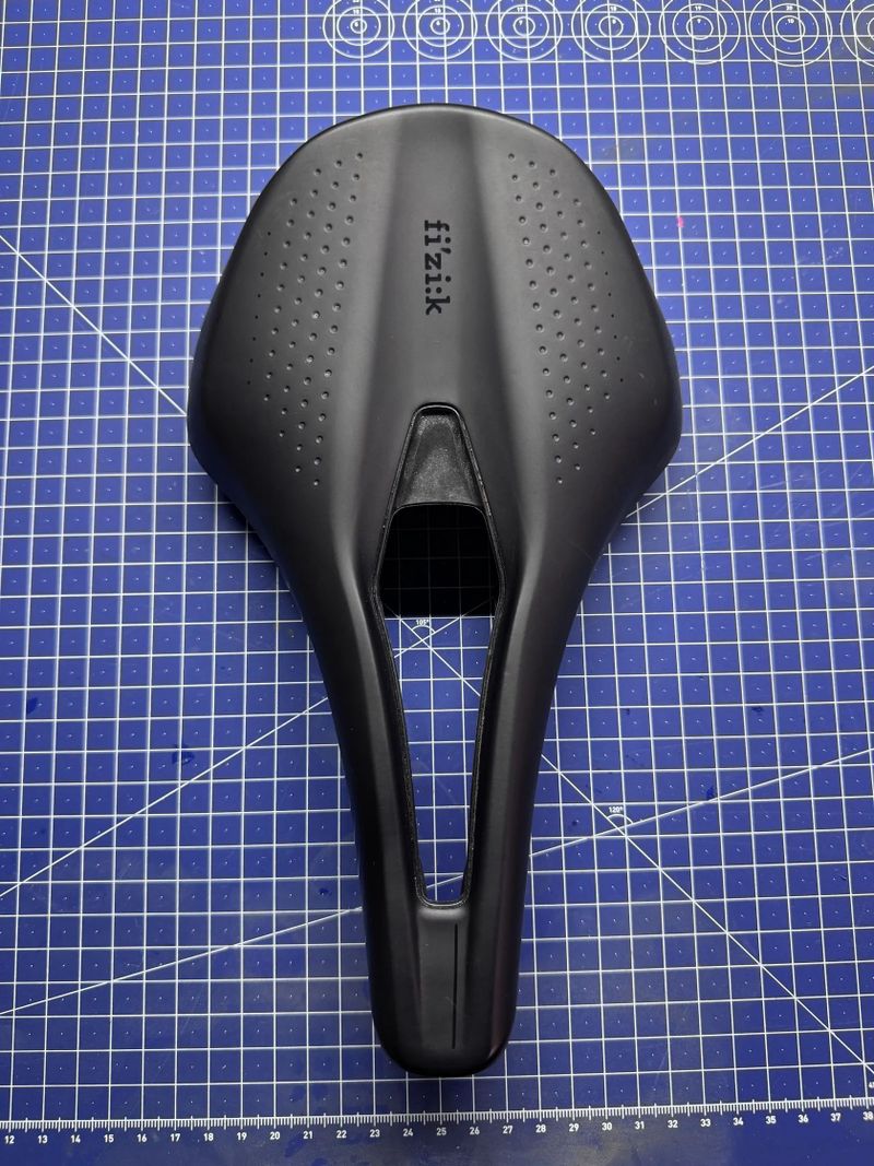 Sedlo Fizik Tempo Argo – šířka 150 mm (jako nové)