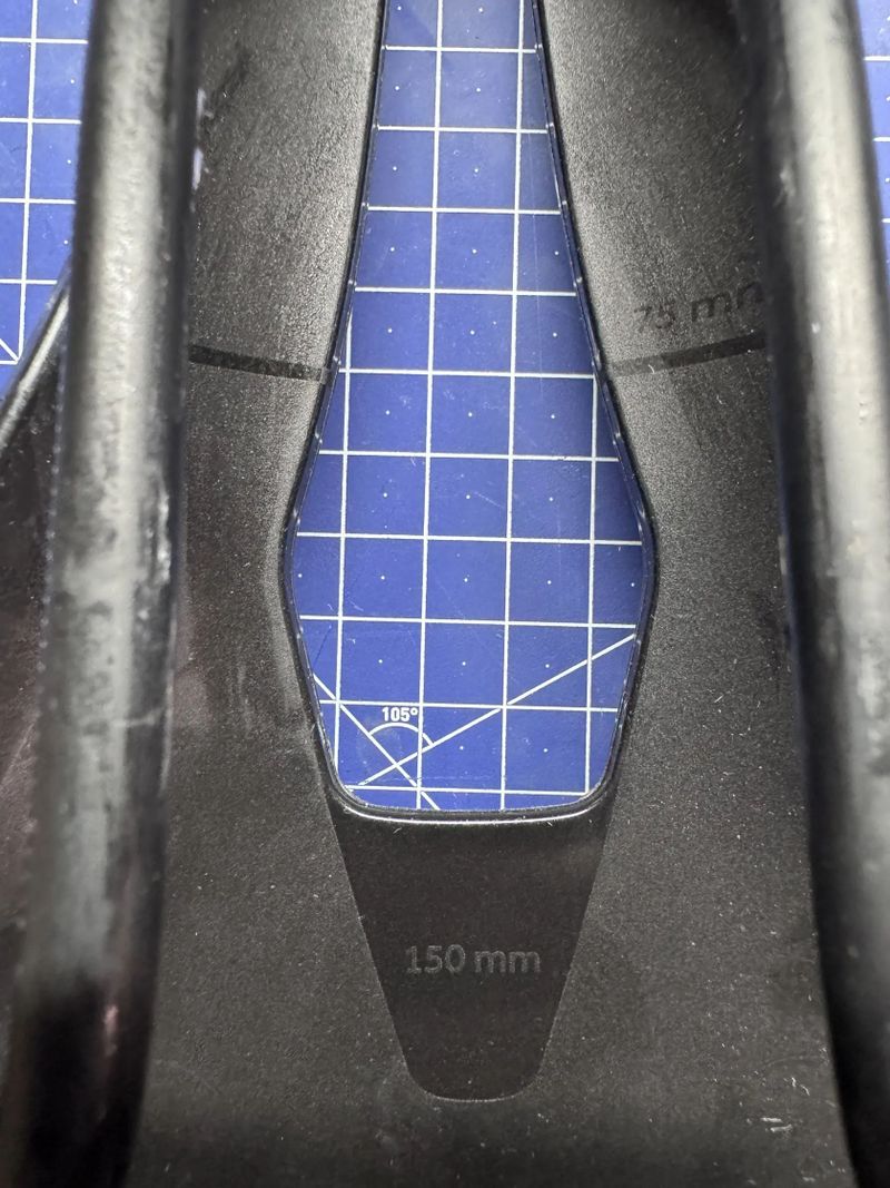 Sedlo Fizik Tempo Argo – šířka 150 mm (jako nové)