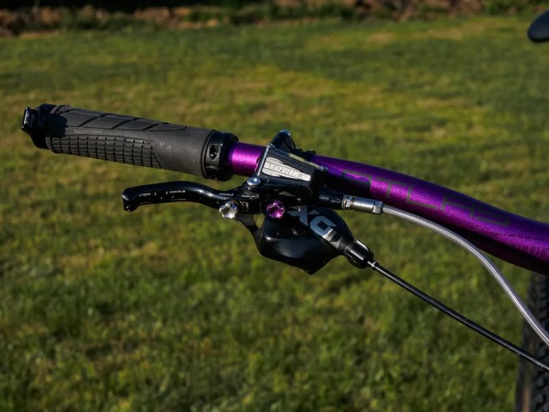 Specialized Stumpjumper Evo, vel. S6, custom stavba, top odpružení RockShox, Carbon výplety, Hope