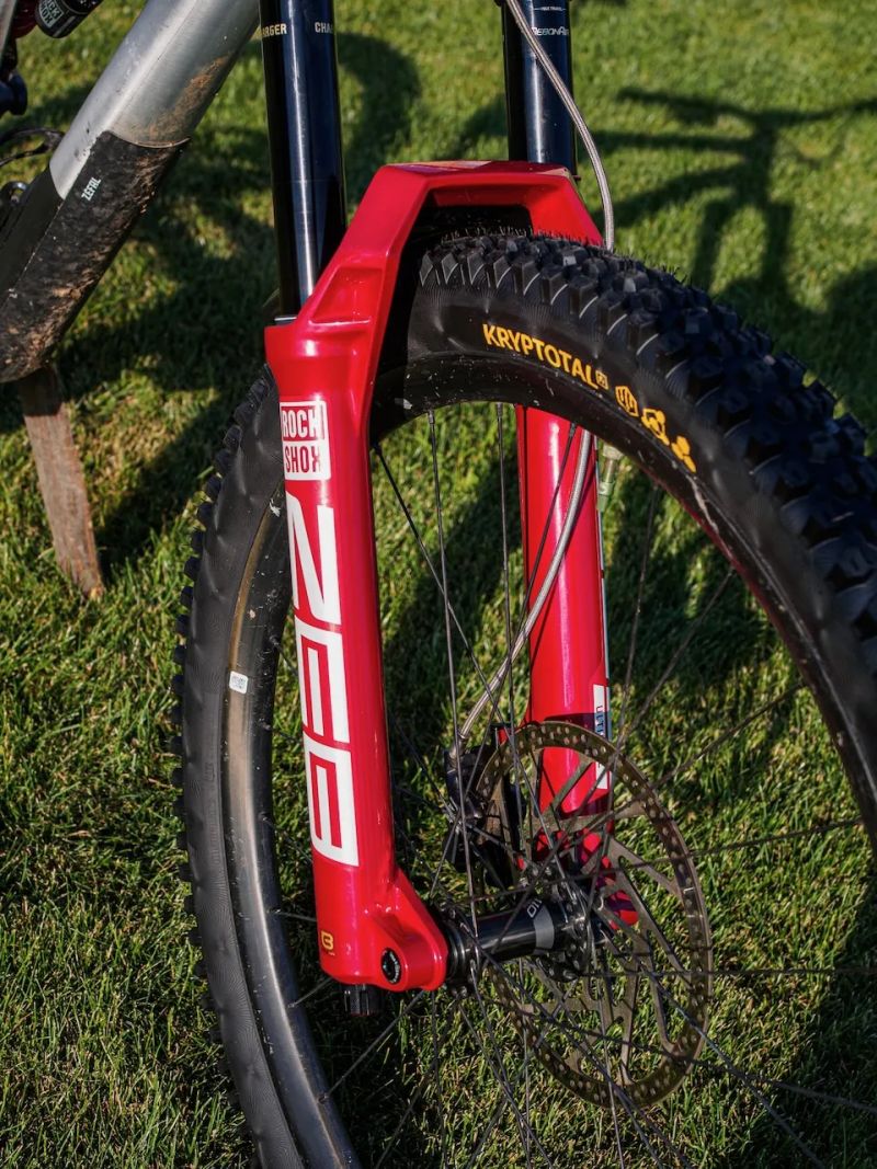 Specialized Stumpjumper Evo, vel. S6, custom stavba, top odpružení RockShox, Carbon výplety, Hope
