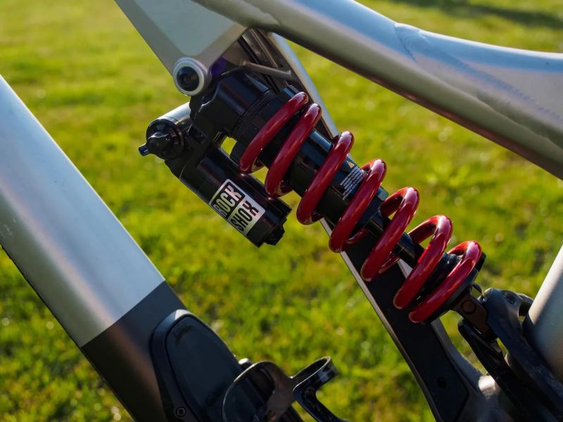 Specialized Stumpjumper Evo, vel. S6, custom stavba, top odpružení RockShox, Carbon výplety, Hope